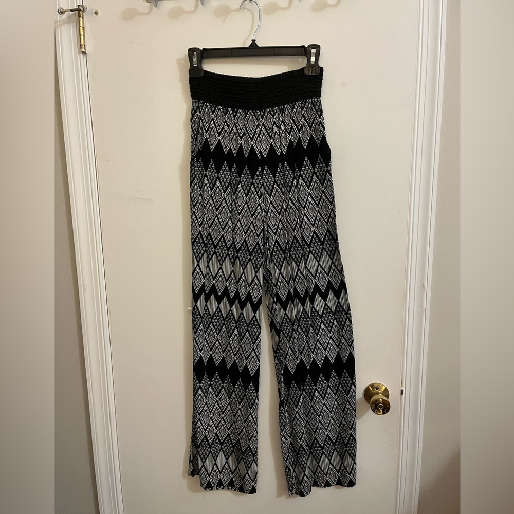 Joe B by Joe Benbasset, Women’s Black & White Print Palazzo Pants. Size S.